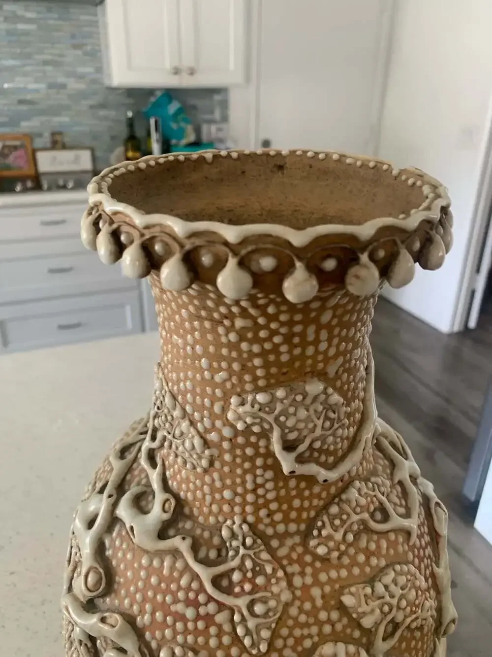 Chinese Art Center Moriage Relief Dragon and Immortality Pine Ceramic Vase